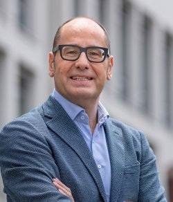 Dr med Thomas Lang, CEO Novartis Deutschland/ München